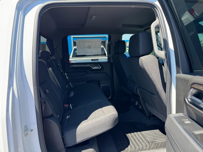 Chevrolet Silverado 2500HD Vehicle Image 05
