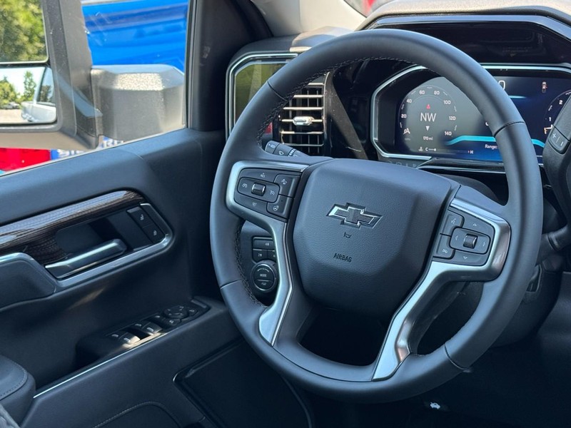 Chevrolet Silverado 2500HD Vehicle Image 07