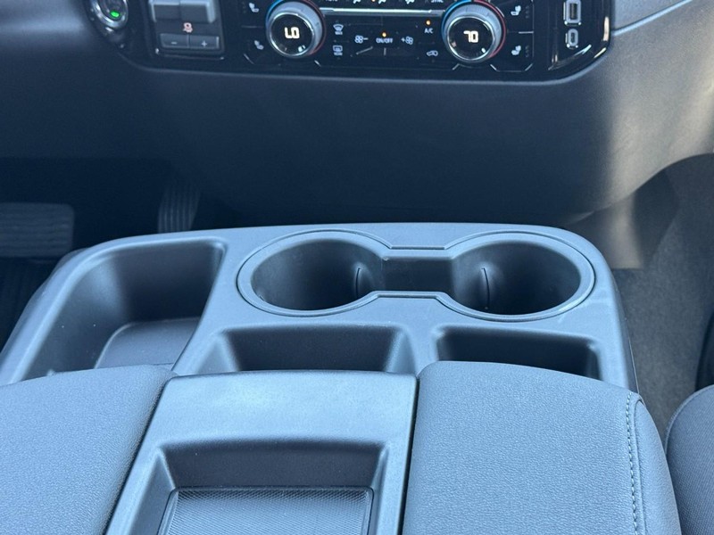 Chevrolet Silverado 2500HD Vehicle Image 09