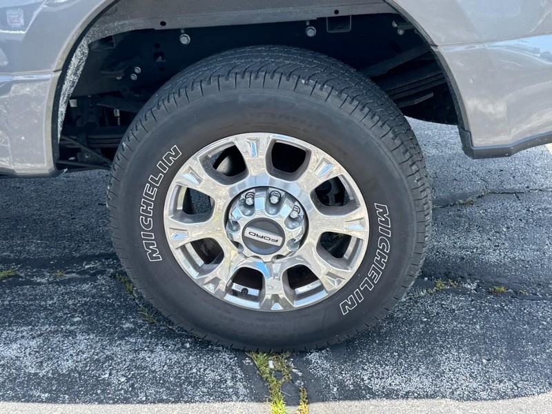 Ford Super Duty F-250 SRW Vehicle Image 07