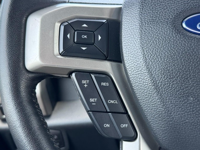 Ford Super Duty F-250 SRW Vehicle Image 17
