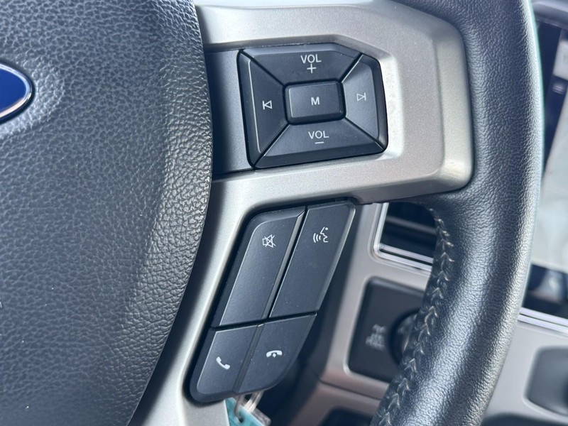 Ford Super Duty F-250 SRW Vehicle Image 18