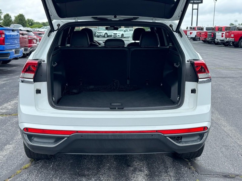 Volkswagen Atlas Cross Sport Vehicle Image 05