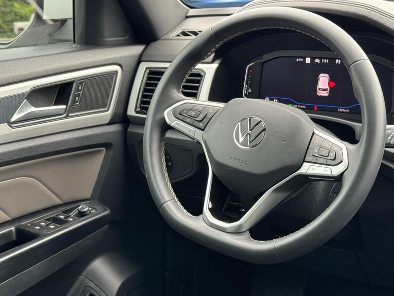 Volkswagen Atlas Cross Sport Vehicle Image 12