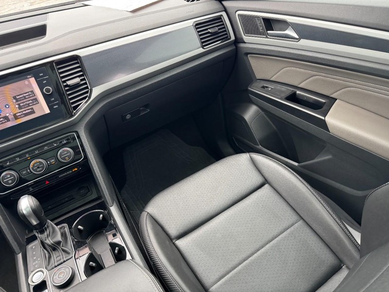 Volkswagen Atlas Cross Sport Vehicle Image 15
