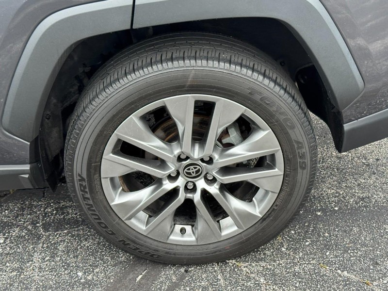 Toyota RAV4 Vehicle Image 07