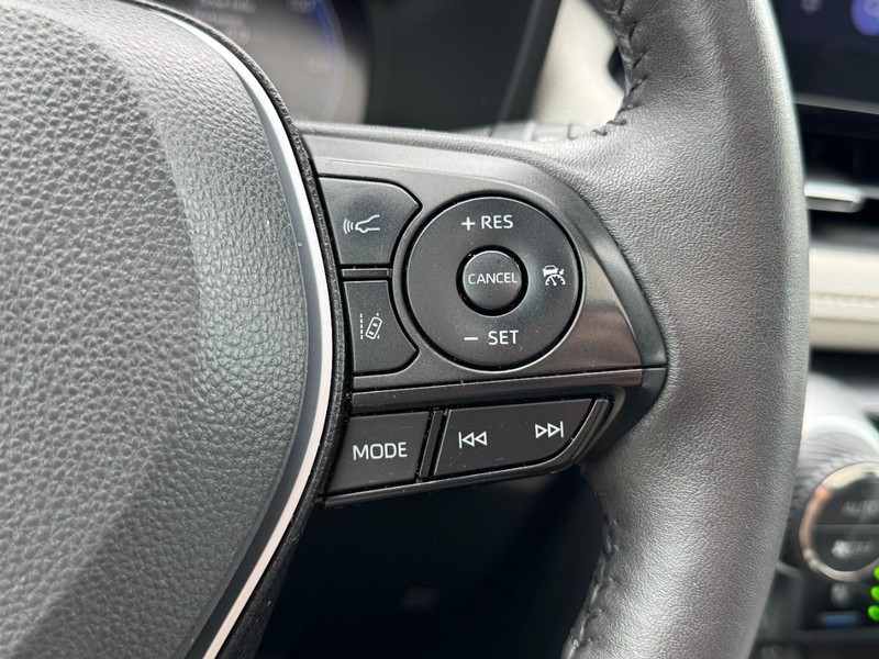 Toyota RAV4 Vehicle Image 18