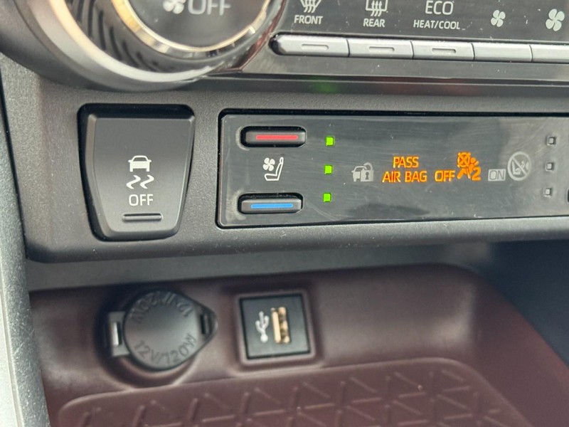 Toyota RAV4 Vehicle Image 20