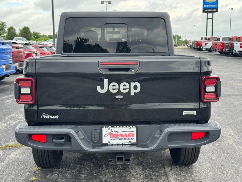 Jeep Gladiator Vehicle Image 04