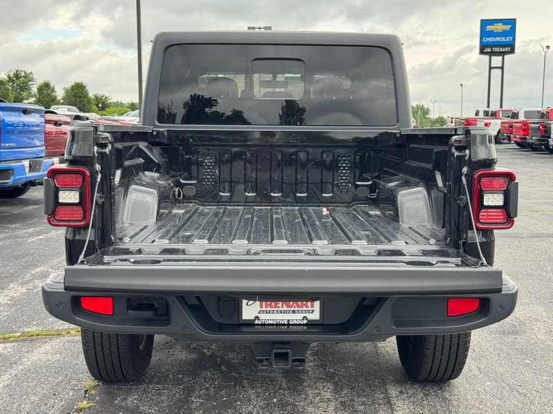 Jeep Gladiator Vehicle Image 05