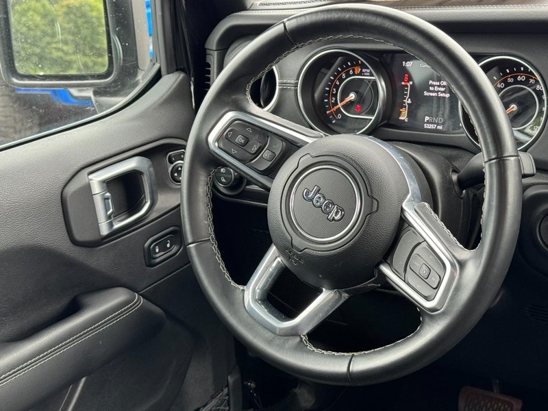 Jeep Gladiator Vehicle Image 12