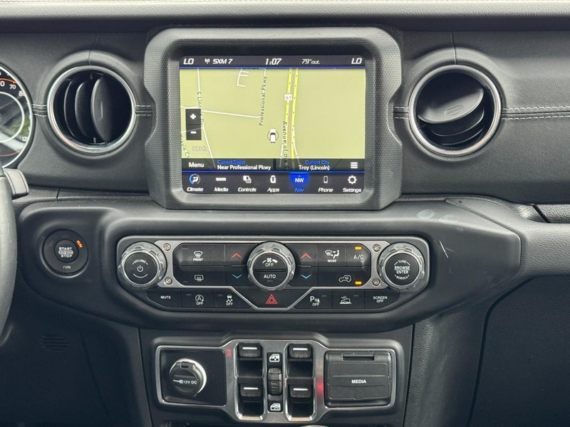 Jeep Gladiator Vehicle Image 13
