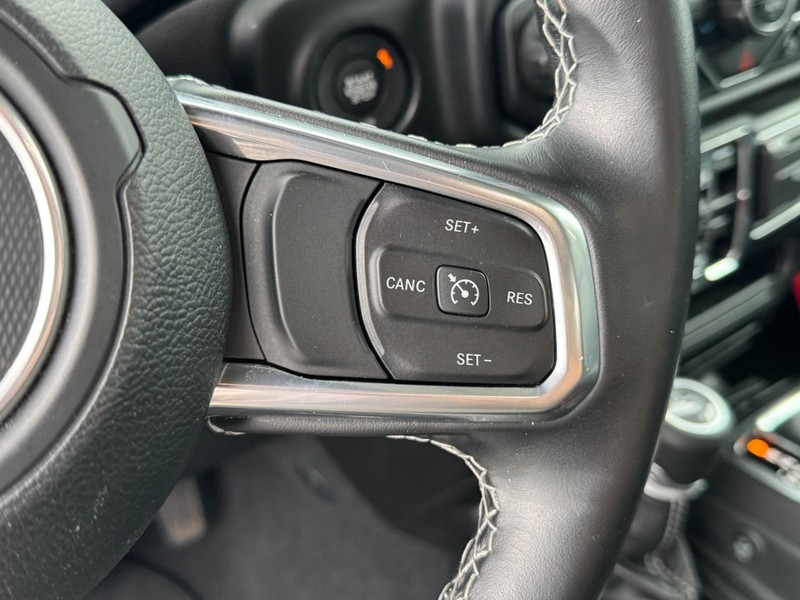 Jeep Gladiator Vehicle Image 18