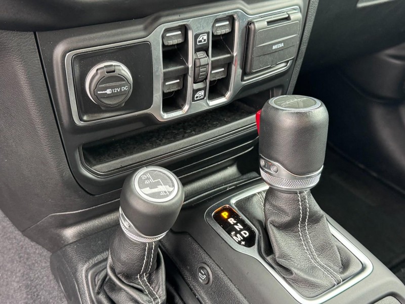 Jeep Gladiator Vehicle Image 20