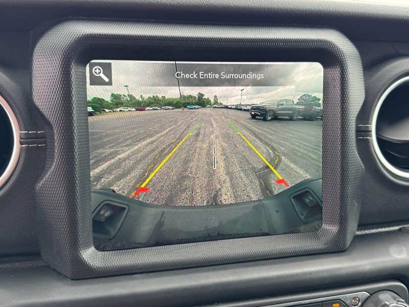 Jeep Gladiator Vehicle Image 22
