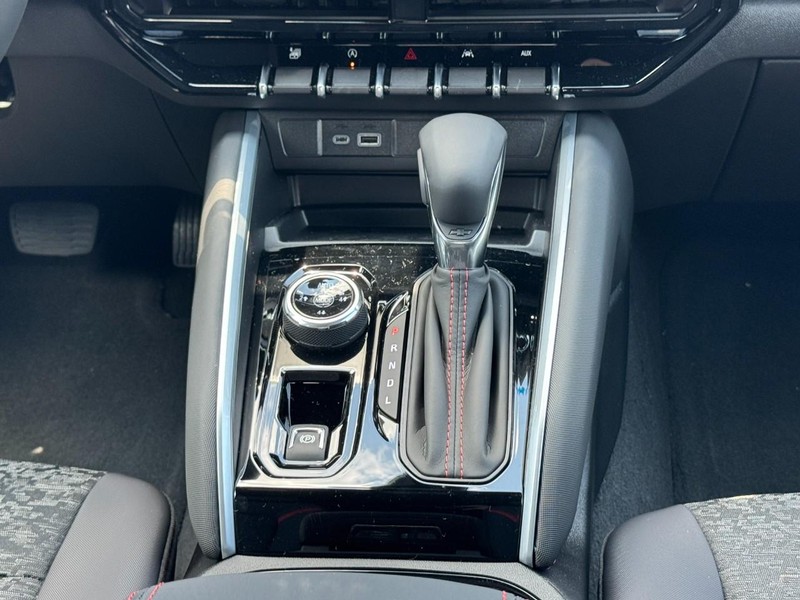 Chevrolet Colorado Vehicle Image 09