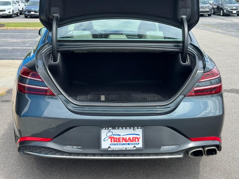 Genesis G70 Vehicle Image 05
