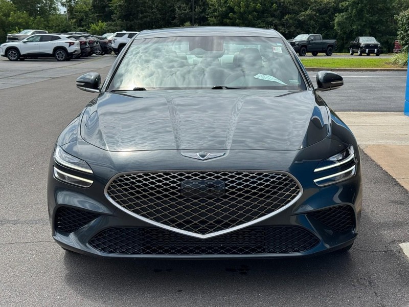 Genesis G70 Vehicle Image 09