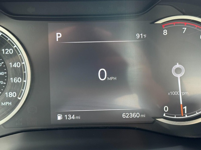 Genesis G70 Vehicle Image 18