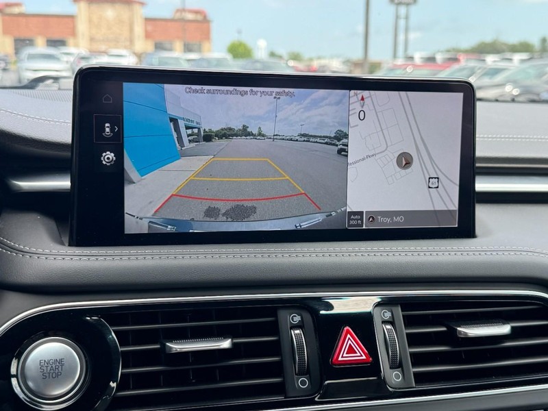 Genesis G70 Vehicle Image 21