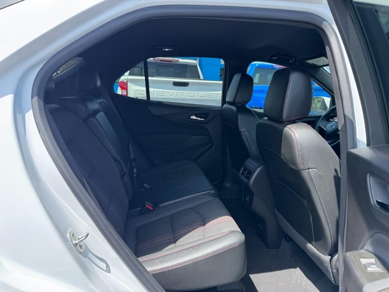 Chevrolet Equinox Vehicle Image 10