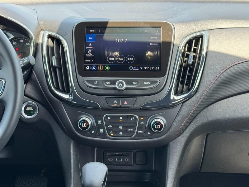 Chevrolet Equinox Vehicle Image 13