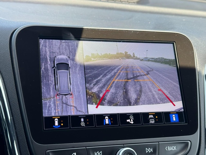 Chevrolet Equinox Vehicle Image 21