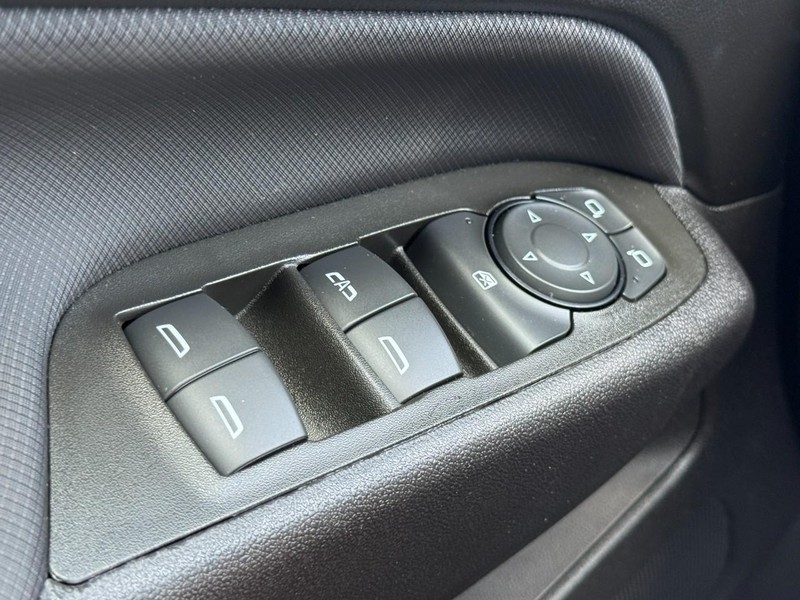 Chevrolet Equinox Vehicle Image 22