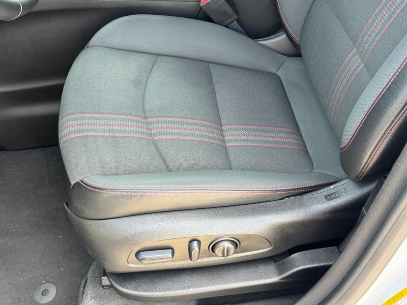 Chevrolet Equinox Vehicle Image 23