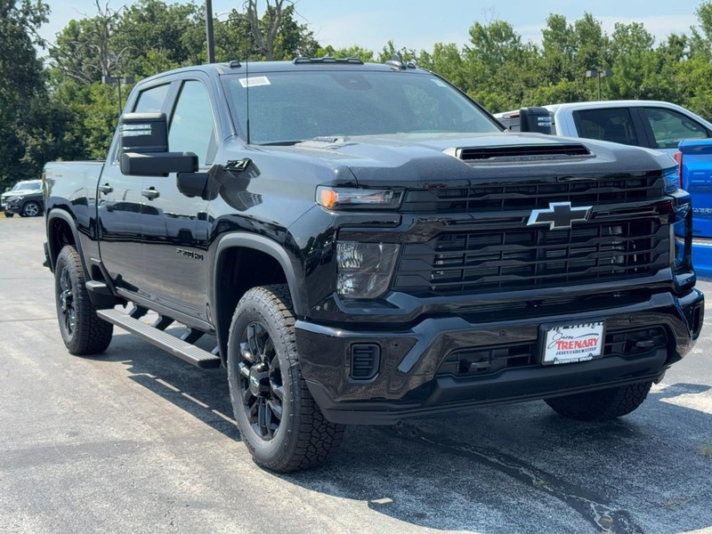 Chevrolet Silverado 2500HD Vehicle Image 02