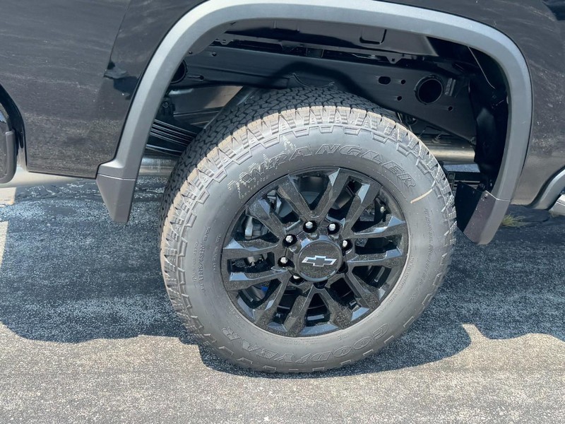 Chevrolet Silverado 2500HD Vehicle Image 04