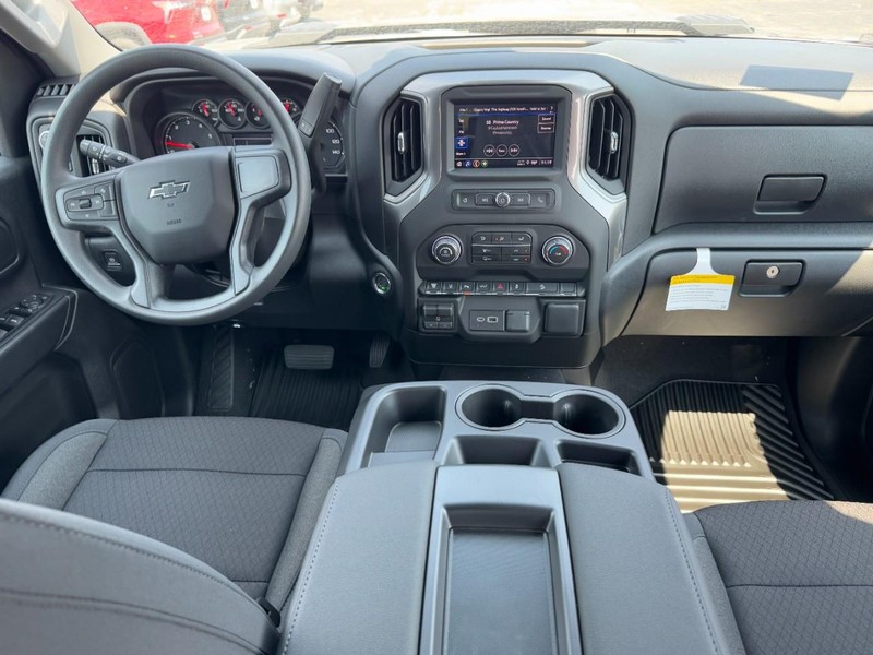 Chevrolet Silverado 2500HD Vehicle Image 06