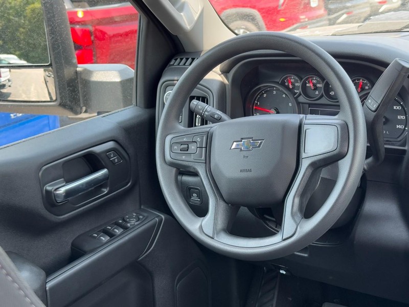 Chevrolet Silverado 2500HD Vehicle Image 07