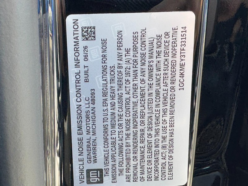 Chevrolet Silverado 2500HD Vehicle Image 14