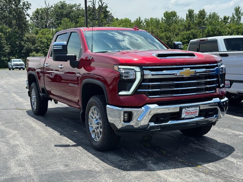 Chevrolet Silverado 2500HD Vehicle Image 02