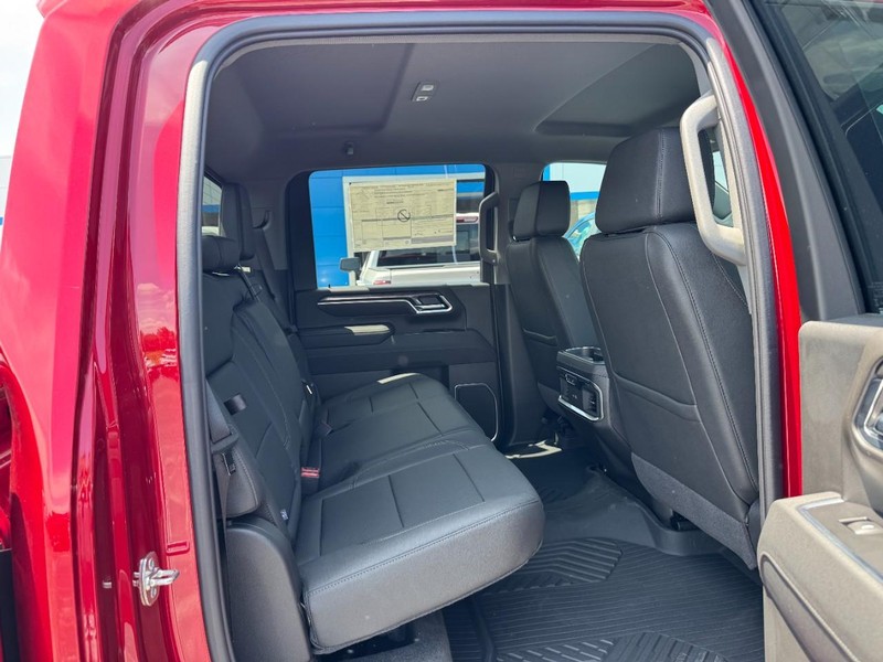 Chevrolet Silverado 2500HD Vehicle Image 05