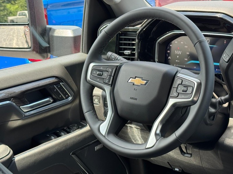 Chevrolet Silverado 2500HD Vehicle Image 07