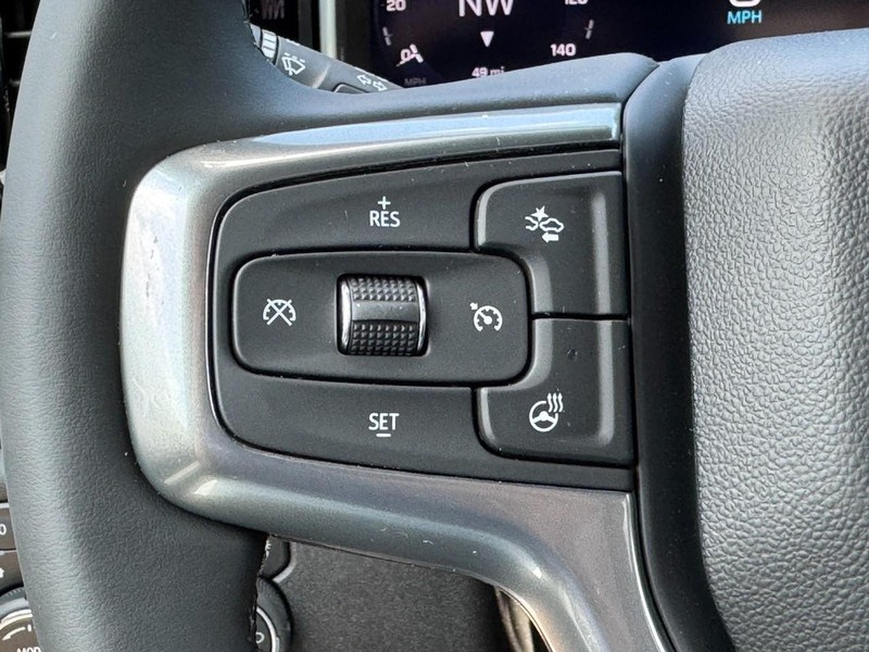 Chevrolet Silverado 2500HD Vehicle Image 11