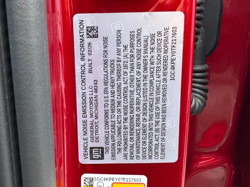 Chevrolet Silverado 2500HD Vehicle Image 16