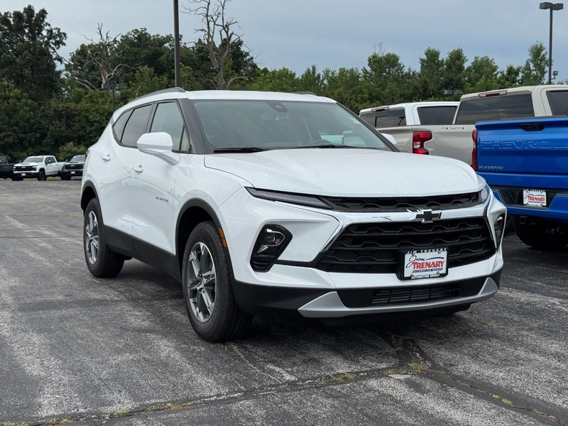 Chevrolet Blazer Vehicle Image 02