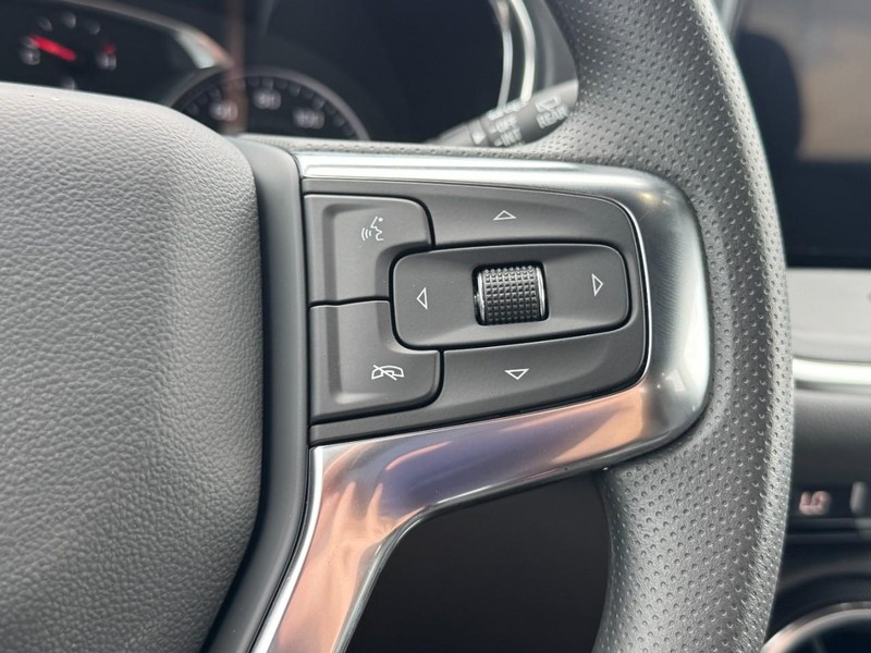Chevrolet Blazer Vehicle Image 11