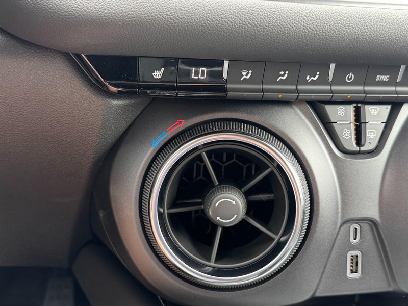 Chevrolet Blazer Vehicle Image 12