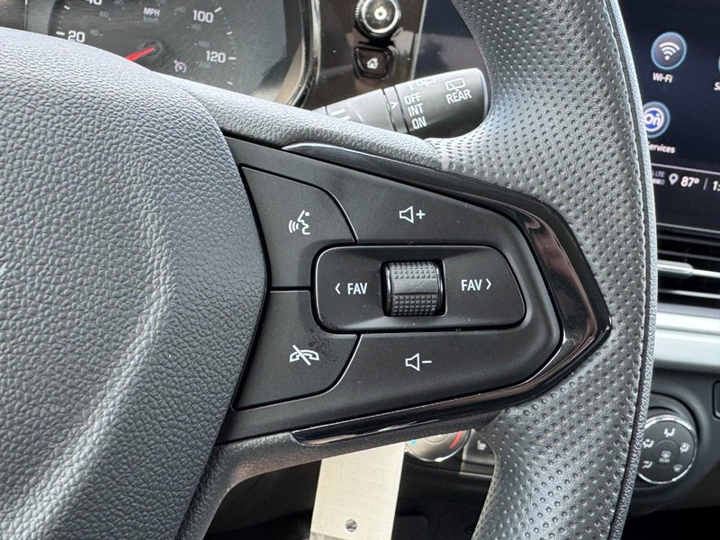 Chevrolet Trax Vehicle Image 11