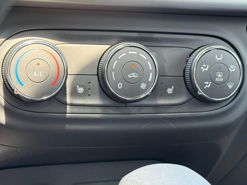 Chevrolet Trax Vehicle Image 12
