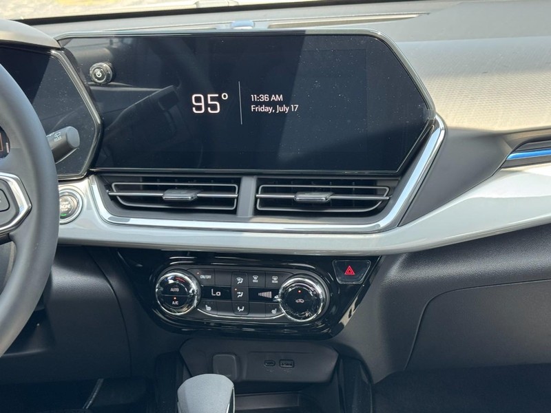 Chevrolet Trax Vehicle Image 08