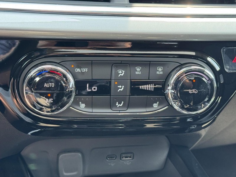Chevrolet Trax Vehicle Image 12