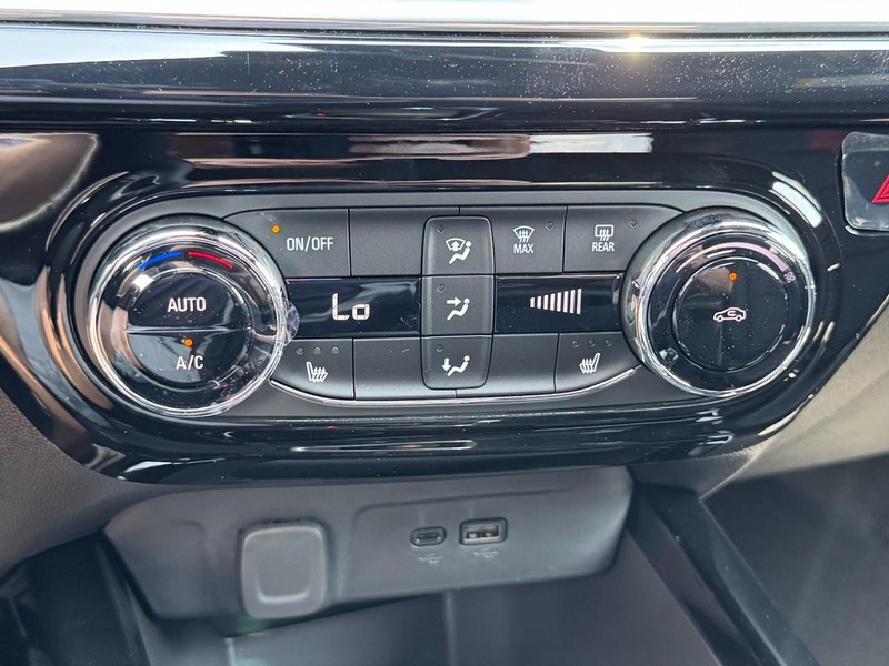 Chevrolet Trax Vehicle Image 13