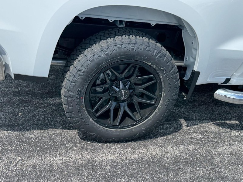 Chevrolet Silverado 1500 Vehicle Image 04
