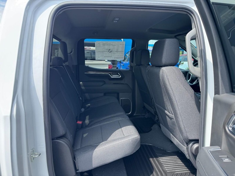 Chevrolet Silverado 1500 Vehicle Image 05