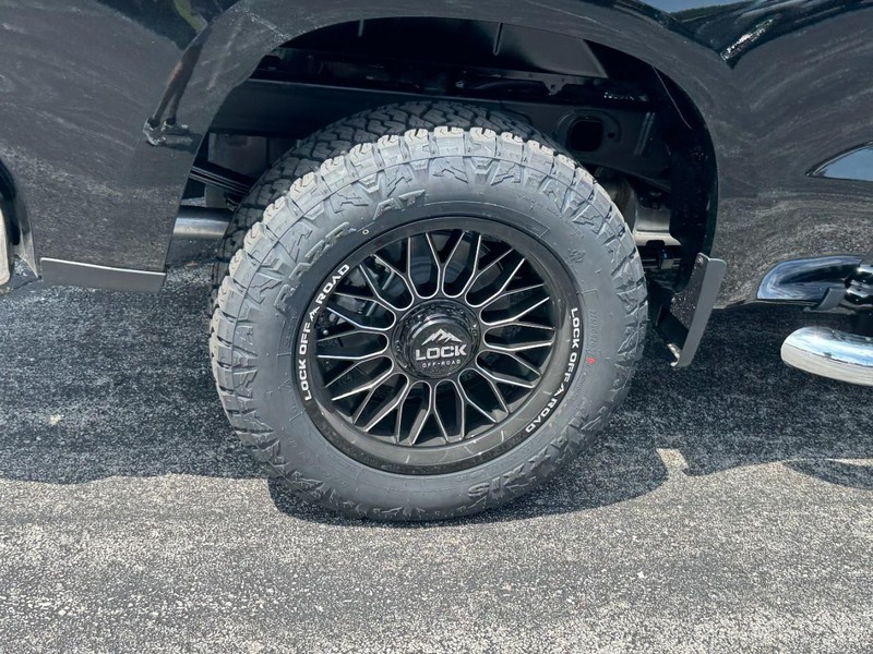 Chevrolet Silverado 1500 Vehicle Image 04